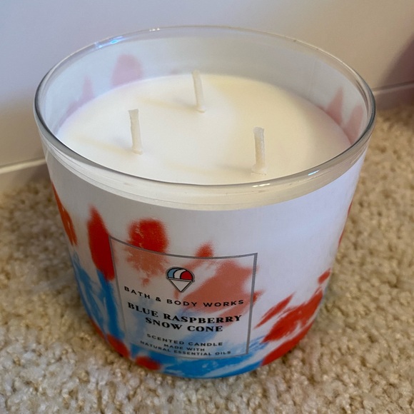 Blue Raspberry Snow Cone 3 wick candle - Picture 2 of 3